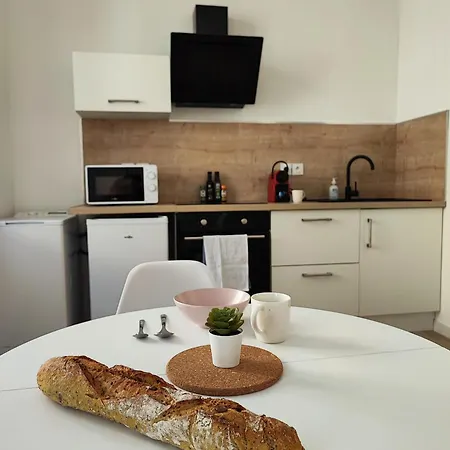 Escale Entre Cite Et Bastide Clim Wifi Smart Tv * قرقشونه